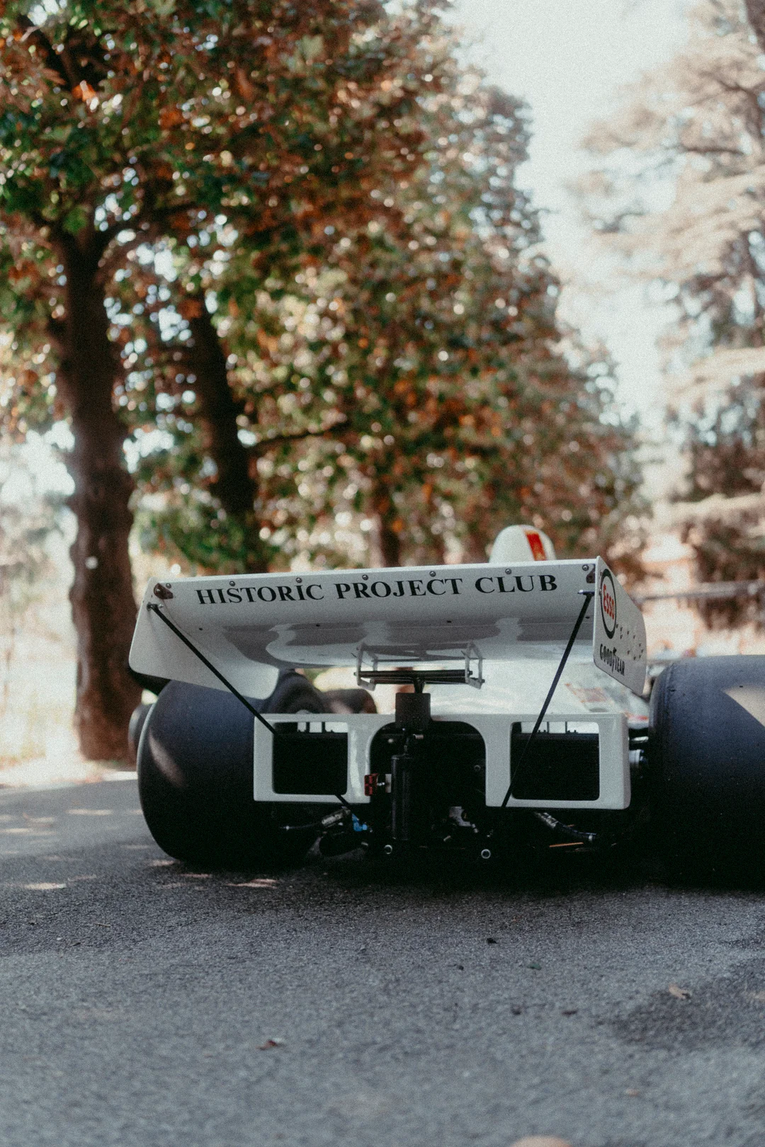 Mike Crawat 2024 35mm Film Look Presets *NEW* – Gói preset hoài cổ của phim 35mm dành cho ảnh về xe hơi - ô tô - thiên nhiên - chân dung (xmp/acr, dng) K43L55 2 mike crawat 2024 35mm film look presets nencyha.com 0