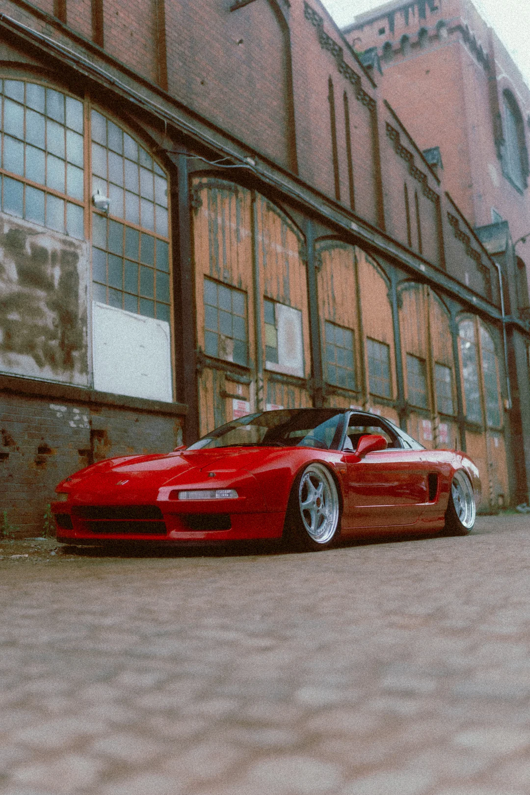 Mike Crawat 2024 35mm Film Look Presets *NEW* – Gói preset hoài cổ của phim 35mm dành cho ảnh về xe hơi - ô tô - thiên nhiên - chân dung (xmp/acr, dng) K43L55 16 mike crawat 2024 35mm film look presets nencyha.com 15