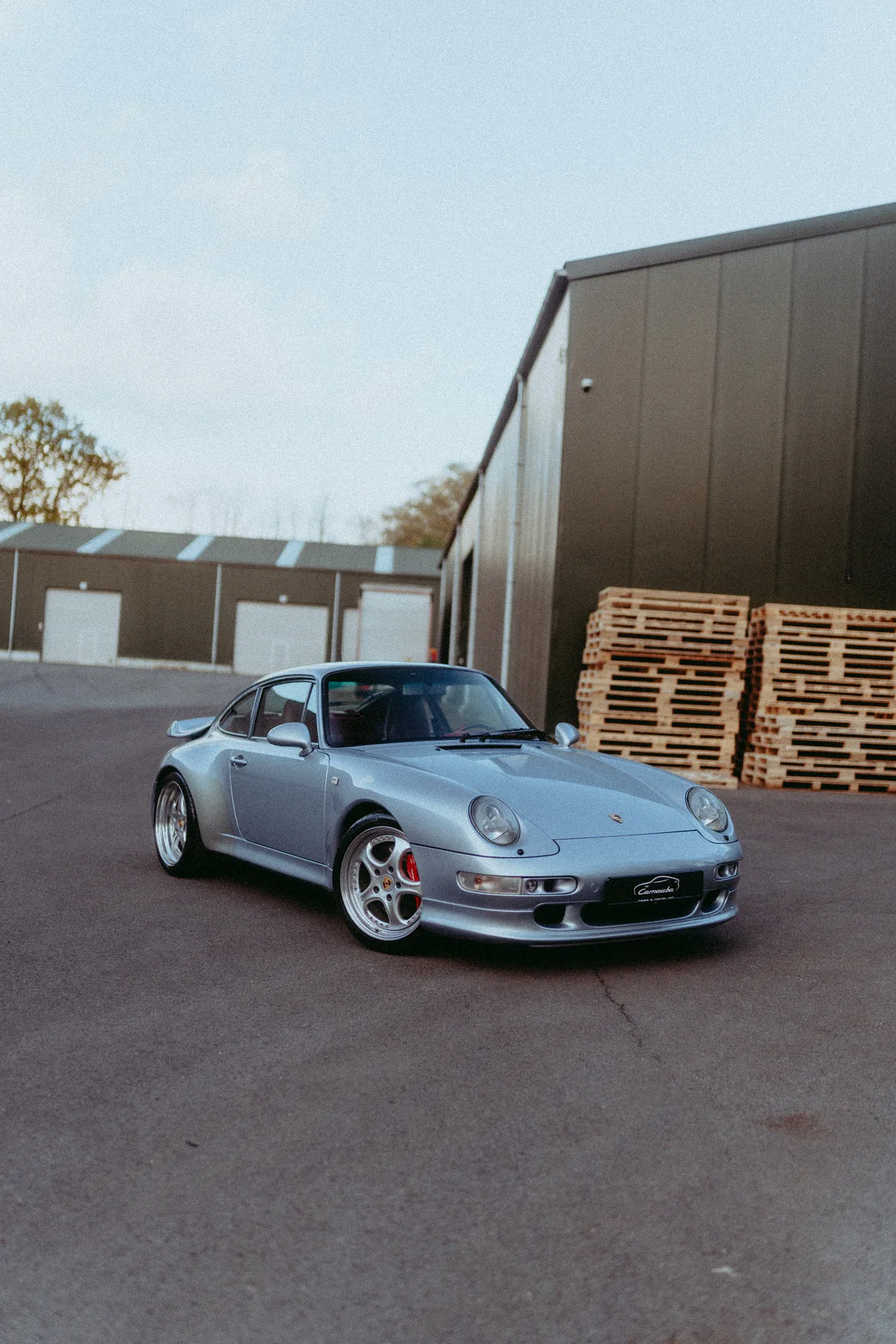 Mike Crawat 2024 35mm Film Look Presets *NEW* – Gói preset hoài cổ của phim 35mm dành cho ảnh về xe hơi - ô tô - thiên nhiên - chân dung (xmp/acr, dng) K43L55 18 mike crawat 2024 35mm film look presets nencyha.com 17