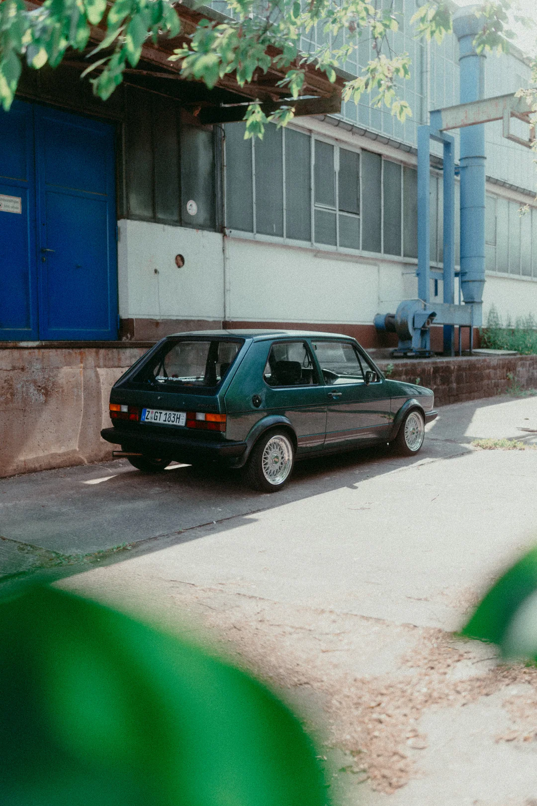 Mike Crawat 2024 35mm Film Look Presets *NEW* – Gói preset hoài cổ của phim 35mm dành cho ảnh về xe hơi - ô tô - thiên nhiên - chân dung (xmp/acr, dng) K43L55 20 mike crawat 2024 35mm film look presets nencyha.com 19