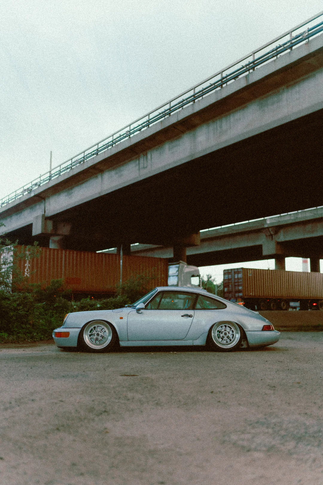 Mike Crawat 2024 35mm Film Look Presets *NEW* – Gói preset hoài cổ của phim 35mm dành cho ảnh về xe hơi - ô tô - thiên nhiên - chân dung (xmp/acr, dng) K43L55 22 mike crawat 2024 35mm film look presets nencyha.com 22