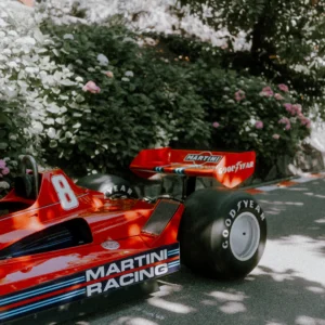 Mike Crawat 2024 35mm Film Look Presets *NEW* – Gói preset hoài cổ của phim 35mm dành cho ảnh về xe hơi - ô tô - thiên nhiên - chân dung (xmp/acr, dng) K43L55 25 mike crawat 2024 35mm film look presets nencyha.com 3