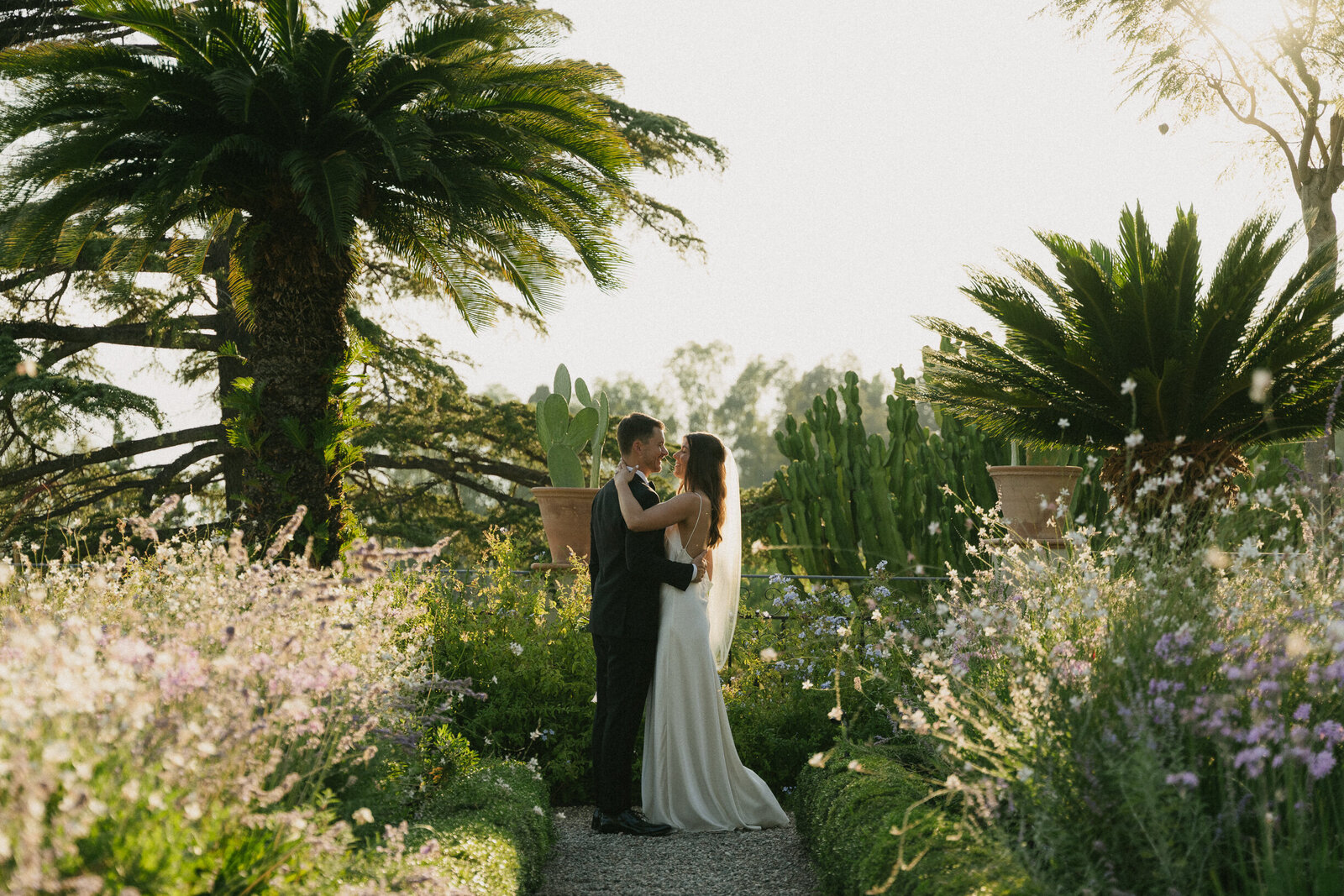 Ria Georgia - The Nostalgia Pack Lightroom Classic Presets – Gói Preset Film Cho Ảnh Cưới - Ảnh Cưới Lãng Mạn (xmp/acr) W42D98 6 ria georgia the nostalgia pack lightroom classic presets nencyha.com 5