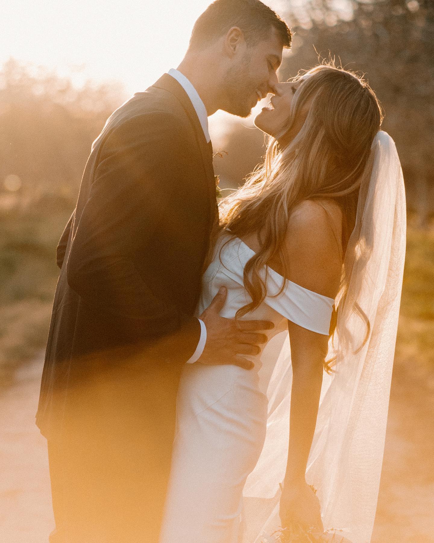 Peyton Byford Tuscany Collection – Gói Preset Màu Cổ Điển Ấm Áp và Sạch Sẽ Cho Nhiếp Ảnh Cưới và Chân Dung (xmp/acr) B54I75 2 peyton byford tuscany collection goi preset mau co dien am ap va sach se cho nhiep anh cuoi va chan dung 0