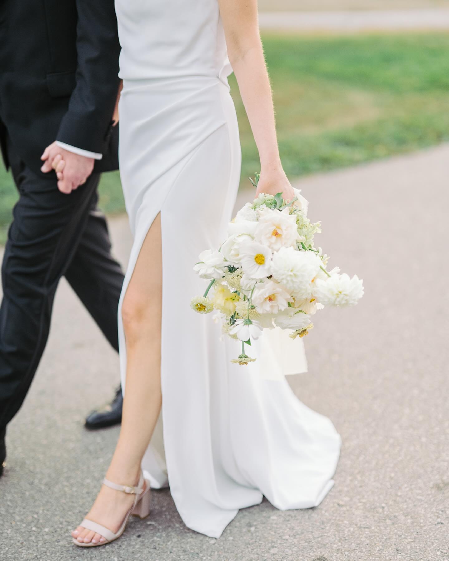 Luke Cleland - Light & Airy Preset – Bộ sưu tập Preset màu fine art nhẹ nhàng trong trẻo 2025 (xmp/acr) K80T73 2 luke cleland light airy preset bo suu tap preset profiles mau fine art nhe nhang trong treo0