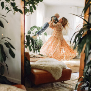 Root and Bud - The Flora Preset Pack – Bộ sưu tập Preset mang đến vẻ đẹp của màu sắc với lớp hoàn thiện mỏng manh và cổ điển (xmp/acr) C81Y58