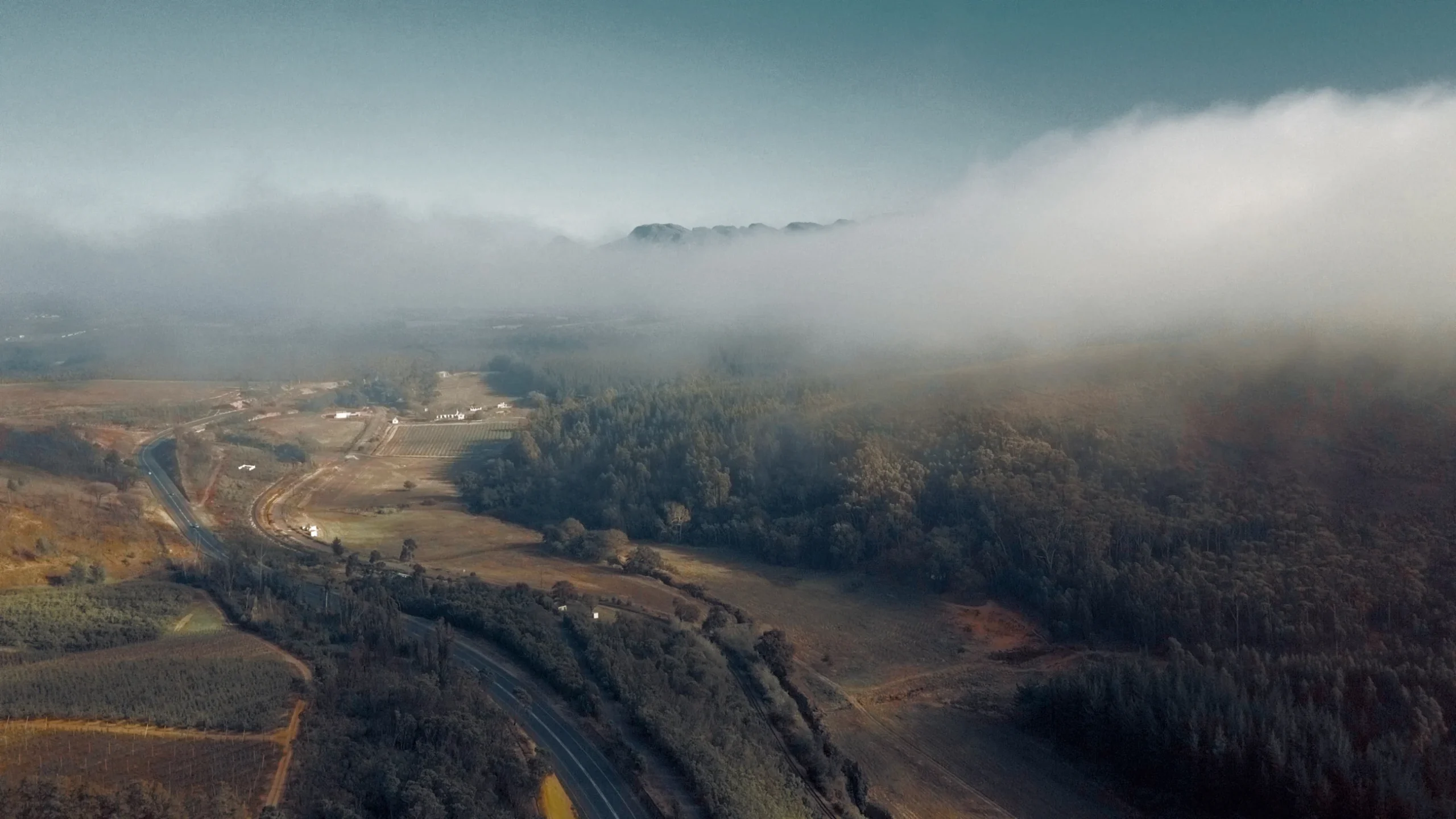 SpectrumGrades Chromatica Set – Bộ LUTs Màu Điện Ảnh Cao Cấp (cube) L80C15 2 spectrumgrades chromatica set bo luts mau dien anh cao cap 5 scaled