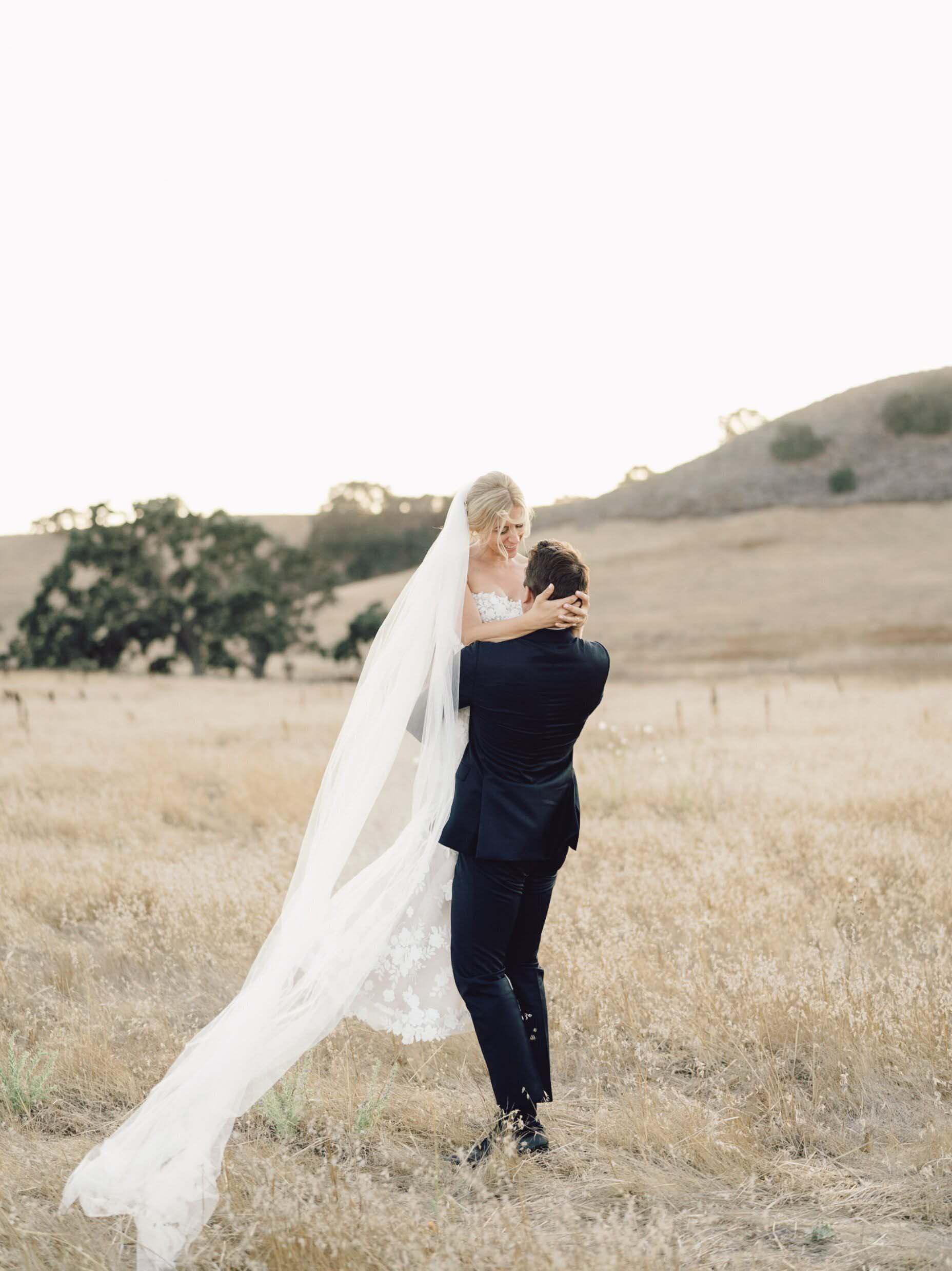 Heirloom Presets - Heirloom One – Bộ sưu tập Preset Màu Film Fine Art Weddings (xmp/acr) S89O08 1 Heirloom Presets - Heirloom One – Bộ sưu tập Preset Màu Film Fine Art Weddings (xmp/acr) S89O08