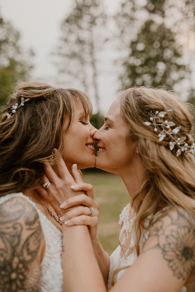 Reverie + Oak - Original – Bộ sưu tập Preset lấy cảm hứng từ hoàng hôn vàng dành cho chân dung đô thị và đám cưới hiện đại (xmp/acr) G95X28 1 Reverie + Oak - Original – Bộ sưu tập Preset lấy cảm hứng từ hoàng hôn vàng dành cho chân dung đô thị và đám cưới hiện đại (xmp/acr) G95X28