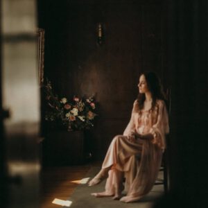 Reverie + Oak - Original – Bộ sưu tập Preset lấy cảm hứng từ hoàng hôn vàng dành cho chân dung đô thị và đám cưới hiện đại (xmp/acr) G95X28 6 reverie oak original bo suu tap preset lay cam hung tu hoang hon vang danh cho chan dung do thi va dam cuoi hien dai 2