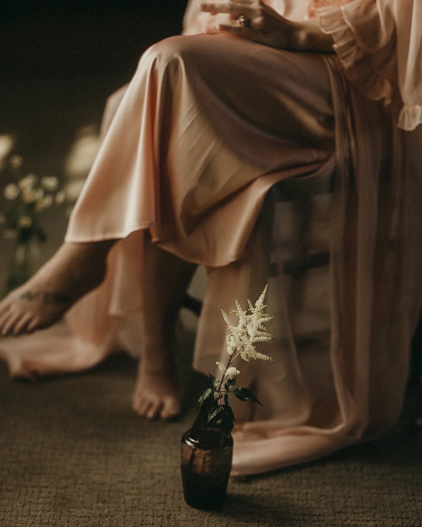 Reverie + Oak - Original – Bộ sưu tập Preset lấy cảm hứng từ hoàng hôn vàng dành cho chân dung đô thị và đám cưới hiện đại (xmp/acr) G95X28 4 reverie oak original bo suu tap preset lay cam hung tu hoang hon vang danh cho chan dung do thi va dam cuoi hien dai 3